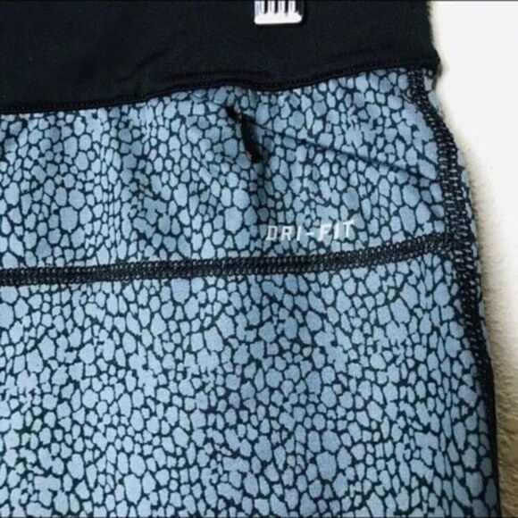 Nike Dri Fit blue and black cropped capri leggings Large BoxA - Picture 3 of 5